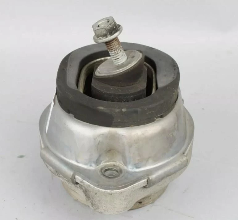 1C01802 01-06 BMW X5 E53 3.0L Front Left or Right Side Engine Motor Mount  22116758430